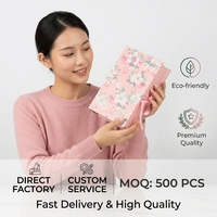 Boîte cadeau rigide personnalisée en forme de livre, doublée d'éponge, rose flamant rose, en carton magnétique gaufré, recyclable, avec fermeture à ruban, pour mariage