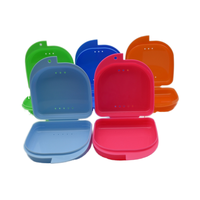 Boîte de rangement invisible colorée en plastique pour aligneurs dentaires, prothèses, appareils orthodontiques et gouttières – Nettoyage et remplissage pratiques