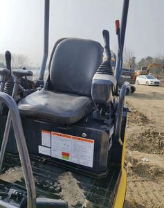 Mini-excavatrice Komatsu PC20 de 2 tonnes d'occasion, faible nombre d'heures, vente au Japon, moteur japonais - Product Image 6