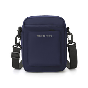 Sac à bandoulière multi-usage pour homme - Sac à bandoulière et sac à dos imperméable pour un usage quotidien - Product Image 3