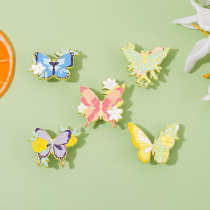 Alfileres esmaltados de insectos de animales de dibujos animados lindo polilla mariposa flor hoja patrón insignias solapa ropa broches joyería regalos al por mayor - Product Image 2