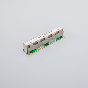 Filtro de cerámica dieléctrico de baja pérdida con paso de banda personalizado de 1072-1107MHz - Product Image 1