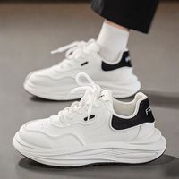Chaussures décontractées blanches pour hommes, nouvelle tendance 2026, à semelles épaisses, à lacets, avec doublure en maille, toutes saisons, pour étudiants et sportifs