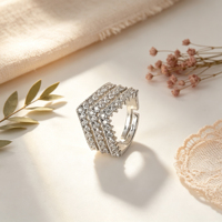 Glitzernder Pavé-Zirkonia-Ring mit Rhodium-Weißgold-Beschichtung, Fächerförmiger Muscheldesign, Breiter Damenring für Hochzeit, Geburtstag und Jubiläum