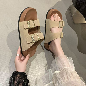 Tendencias de moda de verano: sandalias de mujer con punta abierta, versátiles, con diseño de tiras y una falda resistente. - Product Image 5