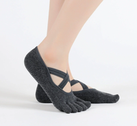 Chaussettes de yoga croisées antidérapantes à 5 orteils pour chaussettes Pilates à cinq orteils à la mode pour femmes professionnelles Ultimate Grip