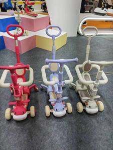 Trottinette multifonctionnelle 6-en-1 pour enfants, trottinette pliable à 3 roues pour tout-petits avec siège et poignée parentale, trottinette de luxe à hauteur réglable - Product Image 5