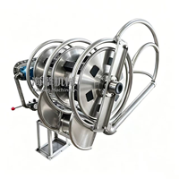 Treuil hydraulique spiralé à deux roues 16MPa 2050kg de résistance à la traction 15KW pour la pêche en mer et le tirage de filets de pêche pour bateaux de pêche