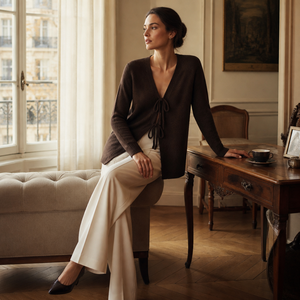 <span class=keywords><strong>Cardigan</strong></span> Elegante da Donna in Maglia <span class=keywords><strong>Marrone</strong></span> Scuro con Scollo a V e Laccio Frontale, Manica Lunga, Personalizzabile OEM ODM - Product Image 4