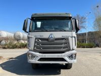 Camion benne basculante Sinotruk Howo NX N7 Hohan 8x4 d'occasion remis à neuf, 50-60 tonnes, 371 CV, 10 pneus, prix usine pour l'exploitation minière