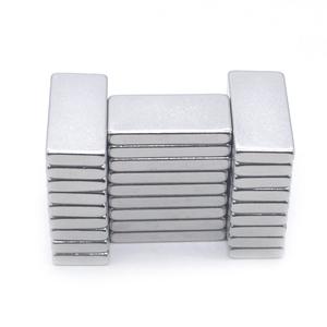 Precio al por mayor Imanes de bloque pequeño 20x10x2 30x10x5mm Imán cuadrado de neodimio NdFeB Fuerte <span class=keywords><strong>N52</strong></span> Imanes permanentes De Neodimio - Product Image 5