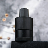 Parfum unisexe élégant au cuir, senteur longue durée pour un style de vie moderne, vaporisateur