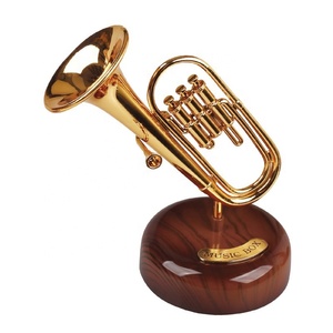 2023 boîte à musique rotative <span class=keywords><strong>guitare</strong></span> violon boîte à musique cadeau d'<span class=keywords><strong>anniversaire</strong></span> décoration créative boîte à musique pour fête gâteau décoration fournisseurs - Product Image 6