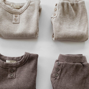 Ropa de Alta Calidad para Bebés y Niños, Conjuntos de 2 Piezas de Algodón Waffle Marrón, Moda Boutique de Primavera - Product Image 4