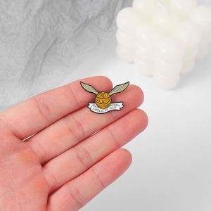 Golden snitch เข็มกลัดติดปกเสื้อแบบปรับแต่งโลโก้ได้ตามต้องการ - Product Image 4