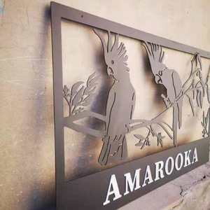 Décoration murale en métal encadrée, motif cockatoos sur branches, panneau Amarooka, décoration de jardin extérieur - Product Image 5