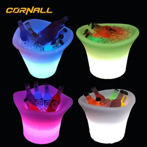 Secchiello per ghiaccio Cornall 5L secchiello per ghiaccio a colori a LED 7 luci di conversione a colori con manico secchiello per ghiaccio a batteria ricaricabile