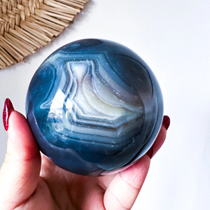Cristal Curativo en Oferta, Bola de Cristal de Ágata Azul Natural con Bandas, Piedra en Bruto Pulida, Bola de Ágata Azul para Regalo, Decoración del Hogar - Product Image 1