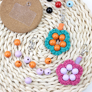 <span class=keywords><strong>Kit</strong></span> de fabrication de porte-clés fleuris bohèmes DIY, kits de porte-clés en <span class=keywords><strong>macramé</strong></span> avec pompon, <span class=keywords><strong>kit</strong></span> de porte-clés tissé avec instructions incluses - Product Image 3