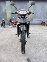 Motocicleta Yamaha Crypton C8 de 110cc, 4 Tiempos, Refrigerada por Aire, Tipo Cub, para Desplazamientos Diarios