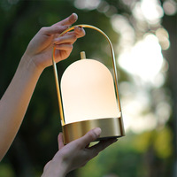 Lampe de table à chargement atmosphérique pour camping extérieur et chevet de chambre, veilleuse longue durée, design postmoderne, abat-jour blanc