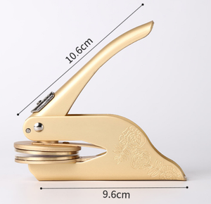 Timbre à embosser personnalisé avec logo - Sceau en acier portable à main pour l'artisanat, les mariages, les cadeaux d'entreprise et l'embossage de livres de bibliothèque - Product Image 4