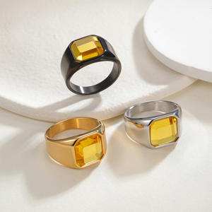 Bague de fiançailles en acier titane avec zircone cubique brillante de luxe, plaquée or 18 carats PVD, bijoux tendance imperméables - Product Image 3