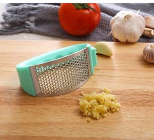 Triturador de Ajo Manual de Acero Inoxidable con Mango de Plástico, Venta al Por Mayor - Product Image 6