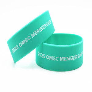 Vente en gros de bracelets en silicone noir de 1 pouce Libérez votre bascule intérieure avec des bracelets promotionnels Arctic Monkeys - Product Image 4