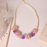 Collier décoratif en forme de boule de fleurs d'améthyste Collier d'amas de fleurs en perles d'eau douce naturelles perlées à la main