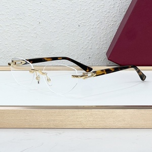 Lunettes de soleil rectangulaires tendance de luxe avec verres carrés UV400, monture métallique sans bords, lunettes de créateur, lunettes de soleil œil de chat à la mode - Product Image 4