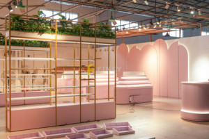 Tủ trưng bày mỹ phẩm bán lẻ cao cấp, thiết kế tùy chỉnh, có đèn và phát sáng - Product Image 5