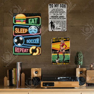 サッカーチアリーダーピンナップガールティンウォールサインクラシックサッカープレーヤーヴィンテージメタルウォールアートベッドルームマン洞窟の装飾 - Product Image 6
