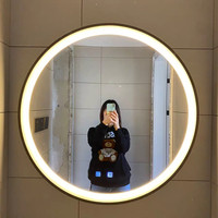 Conception de capteur tactile Miroir de bain givré tout autour Zone rétroéclairée avec cadre en métal noir