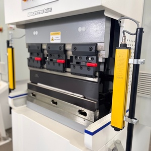 Prensa Plegadora Eléctrica de Doble Servo de Estilo Mini de 40T800mm con Tamaño Mínimo de 3T200mm para Doblar Láminas de Acero al Carbono de 6.1mm - Product Image 6
