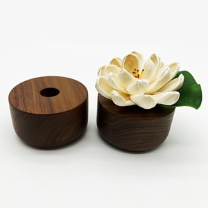 เครื่องประดับไม้หอมสำหรับรถยนต์จากไม้วอลนัทสีดำอเมริกาเหนือ ตกแต่งภายในรถยนต์อย่างสร้างสรรค์และหรูหรา ฐานทรงกลมลายดอกบัว - Product Image 1