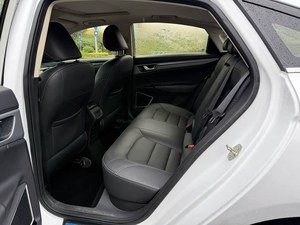 Auto Usata <span class=keywords><strong>2019</strong></span> Geely Emgrand GL 1.4T Berlina CVT Elite <span class=keywords><strong>Smart</strong></span> Edition <span class=keywords><strong>2019</strong></span>, Unico Proprietario, Basso Chilometraggio, Titolo Pulito, Efficiente - Product Image 5