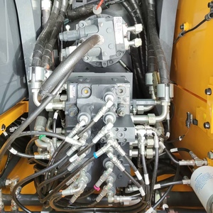 Excavadora de Ruedas Hyundai HW150 Nueva, Motor Cummins, Certificación EPA, Precio Bajo, Incluye Garra para Madera - Product Image 6