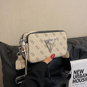 Nuevo Bolso de Hombro Tipo Cámara para Dama <span class=keywords><strong>con</strong></span> Estampado Clásico de Letras <span class=keywords><strong>Guess</strong></span> - Product Image 6