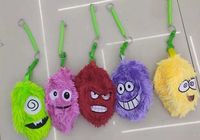 Balle en peluche moelleuse avec pompon émoticône FUZZY BALL EMOT (15 cm)