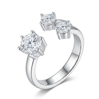 Bague ouverte en argent sterling 925 plaqué rhodium avec moissanite, sertie de 3 pierres à griffes, pour femme - Vente en gros, fabrication sur mesure
