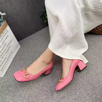Nouvelles chaussures de ville à talon moyen pour femme, en cuir de vachette avec boucle décorative tendance, à bout carré