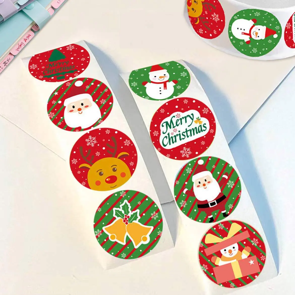 Fsc Certified Wholesale Merry Christmas label sticker Christmas gift decoration sticker roll Christmas gift sealing sticker