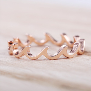 Anello Minimalista a Forma di Linea per Donna, Gioiello da Dito alla Moda - Product Image 4