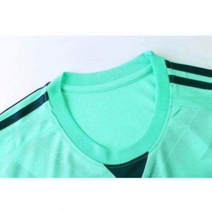 Camiseta de Fútbol Retro Premium Edición Jugador |   Camisetas de Fútbol Vintage de Alta Calidad - Product Image 2