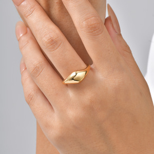 Bague dôme goutte d'eau en acier inoxydable 316L et or 18 carats pour femme, bague minimaliste épaisse en forme de haricot, bijou statement étanche - Product Image 2