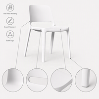 Chaise de conférence blanche au design moderne pour salle de réunion