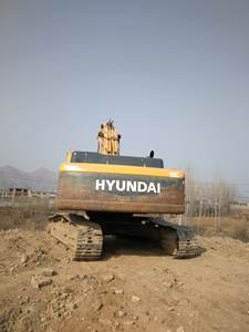 Pelle pelleteuse multifonction sur chenilles originale de la Corée Hyundai 330LC-9 Hyundai à haut rendement en bon état en vente - Product Image 3