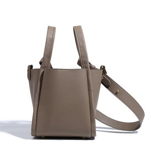 Bolso bandolera de cuero marrón, diseño simple de doble ASA, bolso de mujer moderno y versátil - Product Image 4