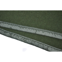Couverture militaire tissée unie vert olive BLUE PHOENIX 70% laine 30% polyester avec bordure satinée pour premiers secours et intervention humanitaire